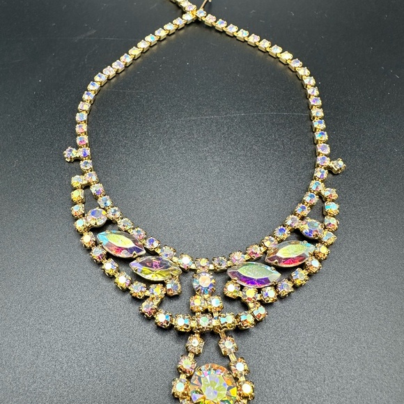 Vintage Signed MONET Gold Tone Starburst Flower Brooch Pin - Picture 10 of 10